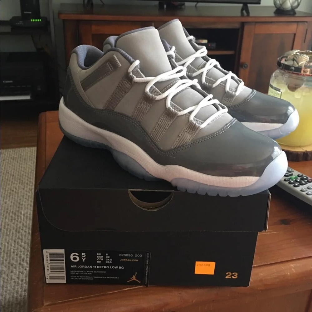 Air Jordan 11 low cool grey